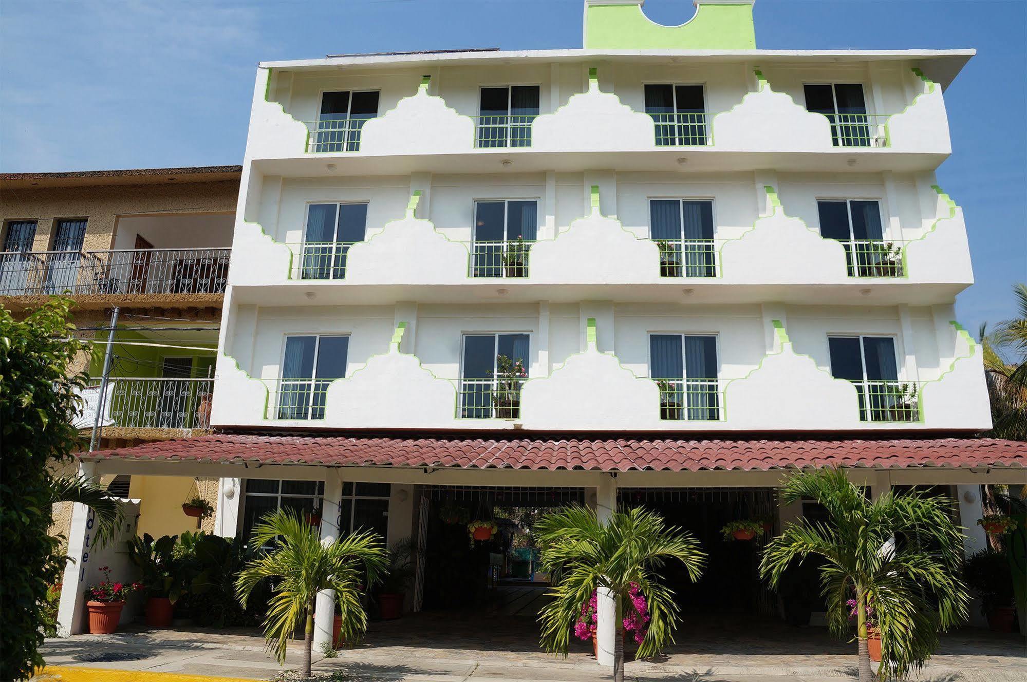 Hotel Arenas Del Pacifico Santa Cruz Huatulco Exterior photo